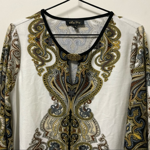 Beautifully Patterned Long Sleeve Melissa Paige Bell Sleeve Top! - Picture 2 of 12